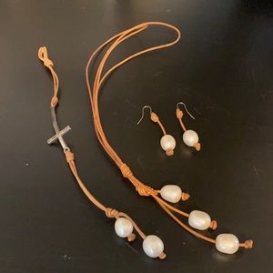 Brown leather pearl set